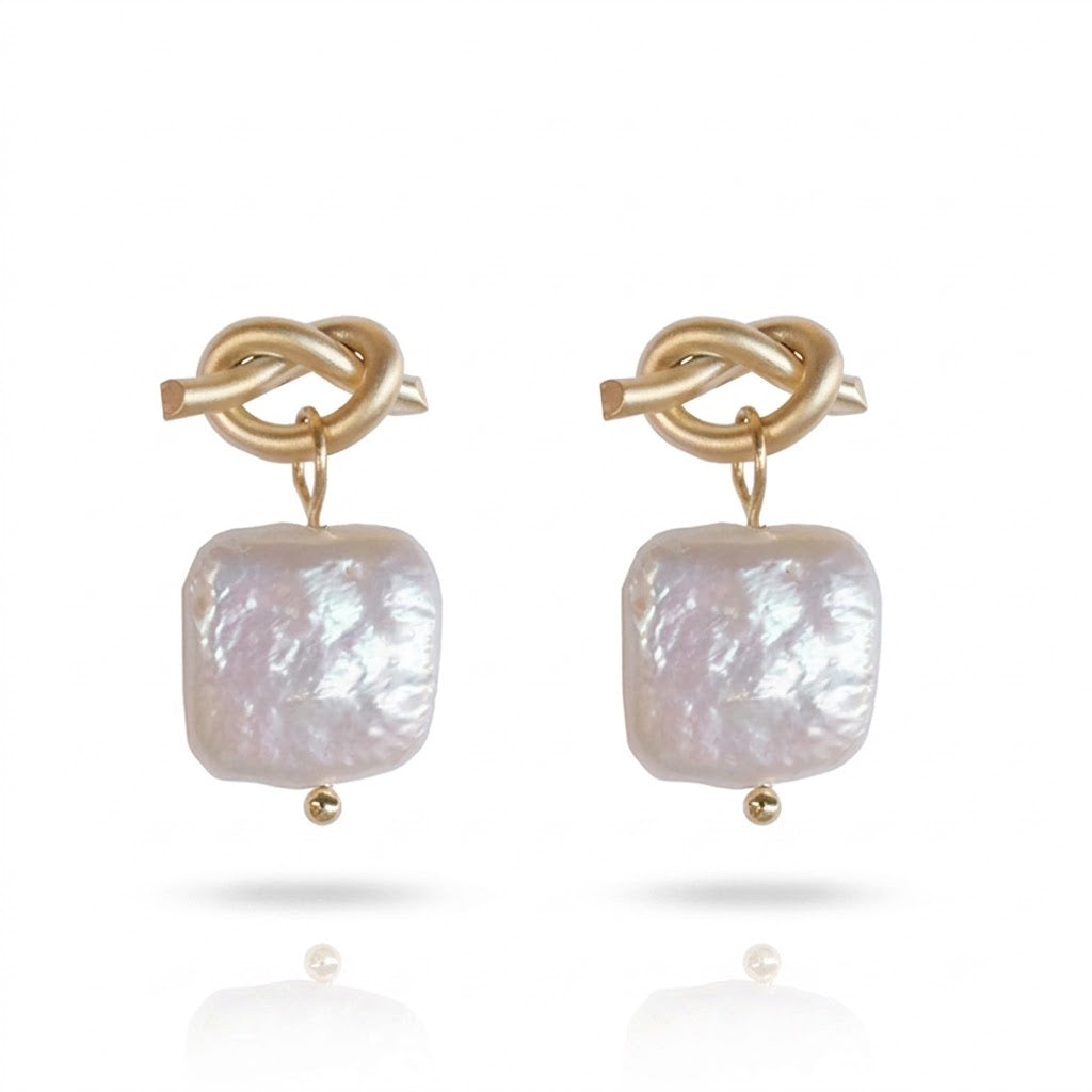 Natural pearl earrings